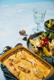 Mencas fileja trīs sieru mērcē