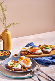 Putota biezpiena maizītes ar dažādiem topingiem