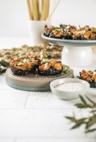 Karstās suši laiviņas ar terijaki lasi