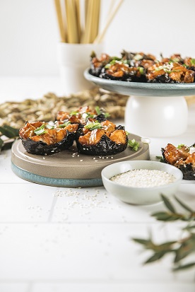 Karstās suši laiviņas ar terijaki lasi