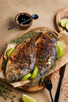 Grilēta dorada Jamaikas Jerk stila marinādē