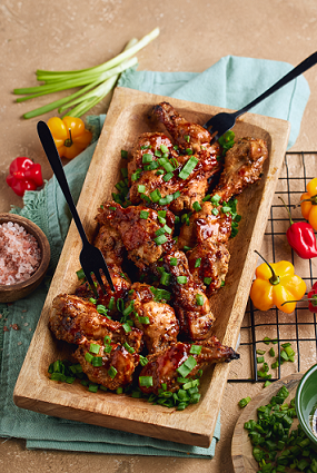 Cāļu pusspārni filipīniešu Adobo stila marinādē