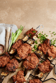 Sojšlika un baklažānu iesmiņi sojas un medus marinādē