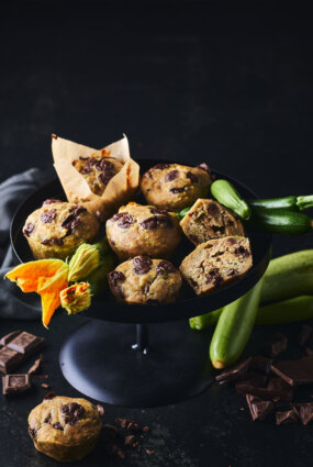 Kabaču un banānu mafini ar šokolādes gabaliņiem