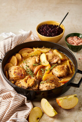 Vistas šķiņķīši ar āboliem Jack Daniels un saldā krējuma mērcē