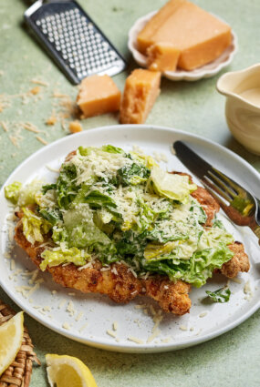 Cēzara salātu šnicele
