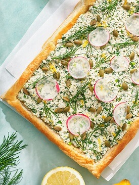 Bezpiena tarte ar dillēm un lociņiem