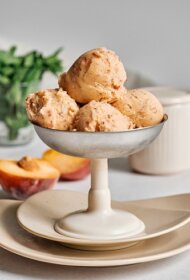 PERSIKU UN PIPARMĒTRU SALDĒJUMS