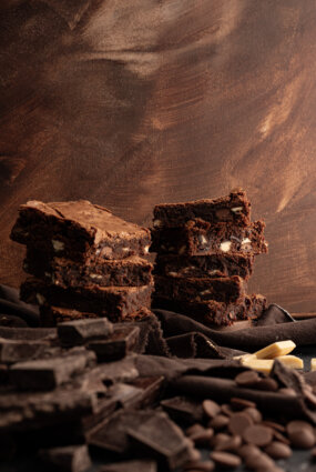 TRĪSKĀRŠAIS ŠOKOLĀDES BRAUNIJS