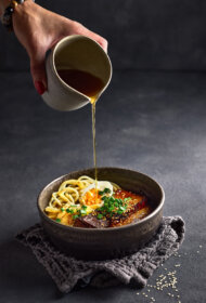 SHOYU RAMEN AR CŪKAS PAVĒDERI