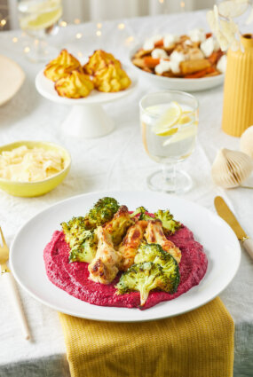 Cāļa pusspārni ar dārzeņu biezeni un mīcītiem brokoļiem