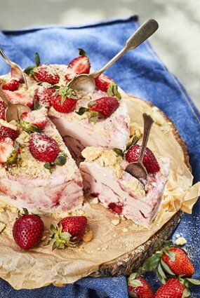 Zemeņu un siera kūka