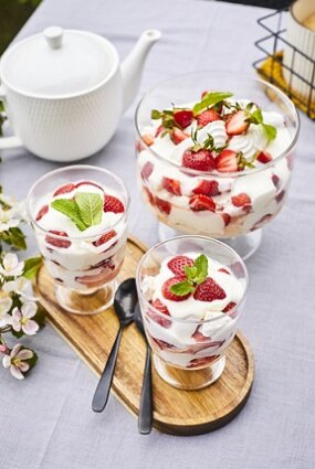 Zemeņu un zefīru kārtojums