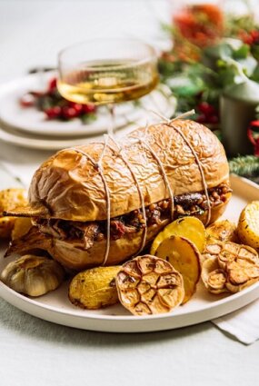 PILDĪTAIS ĶIRBIS AR KARTUPEĻIEM UN CEPEŠA MĒRCI