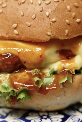 Burgers ar diļļu majonēzi